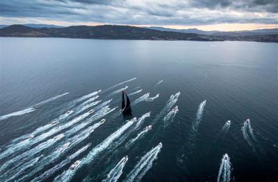 COMANCHE victorioso en HOBART