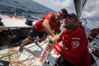 El MAPFRE sigue segundo y llegará mañana al Estrecho de Malacca