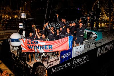 El Mirpuri Foundation Racing Team de Willy Altadill vence en Génova con una gran remontada en el final de la tercera etapa