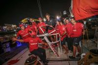 Rafa Nadal visita la Volvo Ocean Race y el MAPFRE en Abu Dhabi