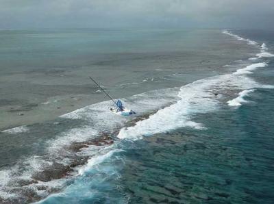 Team Vestas Wind abandona el islote donde encallaron