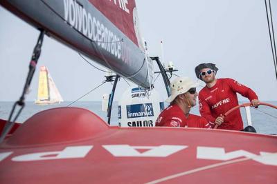 Volvo Ocean Race: Guerra de maniobras en el Golfo de Omán