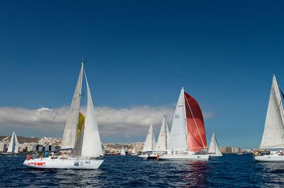 33 barcos tomaron hoy la salida en la regata internacional Canarias-Madeira.