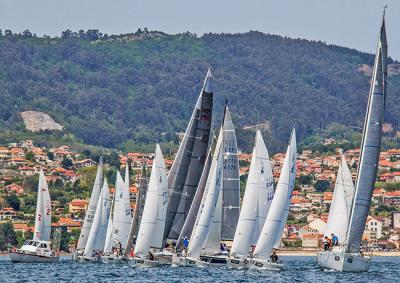 40 barcos en liza por el Trofeo Comunica del MRCY Baiona