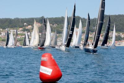 Aceites Abril consolida su candidatura al noveno título en la Regata Rías Baixas con otra victoria en la Combarro-A Pobra 