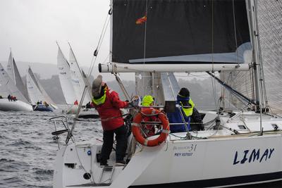 Buena previsión de viento para la tercera etapa del XX Trofeo de Navidad para cruceros este sábado en la Ría de Pontevedra