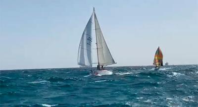 Dura regata de cruceros en la bahía de Las Palmas de Gran Canaria