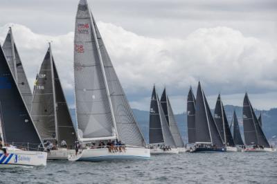 El 38º Trofeo Príncipe de Asturias se estrena con nota en Baiona