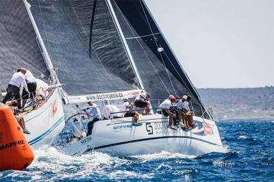 El Doctor Senís salva el podio tras la regata larga de la Copa del Rey