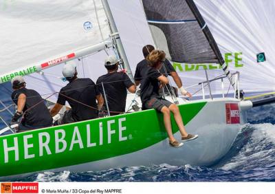 El J/80 Herbalife pierde opciones en la recta final de la 33 Copa del Rey Mapfre 