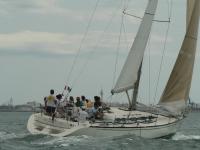 El ‘Viking V’ de Domingo Galán gana la regata mas solidaria de la bahia de Cádiz