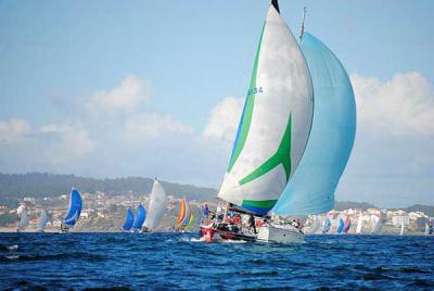 La regata Interclubes de la Ría de Pontevedra entra en su recta final con etapa en el Real Club Náutico de Sanxenxo