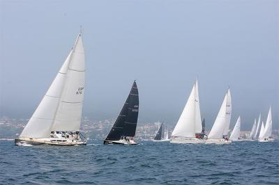 Magical lidera la general, con Sailway Academy y Aceites Abril en 2º y 3er lugar tras la encalmada de A Lanzada que hizo un roto en la flota del Rías Baixas 