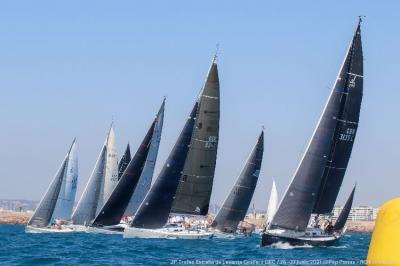 Puesta de largo para el Trofeo Estrella de Levante con 30 cruceros en la línea de salida