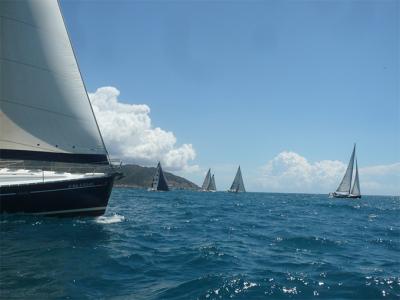 Salida de la regata Sitges–Ciutadella. Con un excelente viento de 110º los veleros han puesto rumbo a Ciutadella