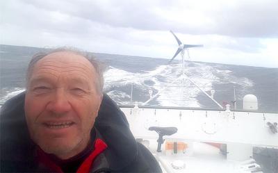 Francis Joyon vira el Cabo de Buena Esperanza dos días y 19 horas antes del tiempo de récord
