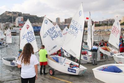 275 Optimist se dan cita en la segunda entrega de la Semana Náutica de Alicante