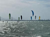 Alex Climent, nuevo líder del Campeonato de España de Fórmula Kite en la bahía de Cádiz