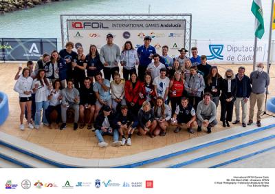 Antonio Medina, único español que logra oro en el ‘International iQFOil Games Cádiz’ que hoy termina en la bahía gaditana Antonio Medina, único español que logra oro en el ‘International iQFOil Games Cádiz’ que hoy termina en la bahía gaditana