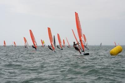 Campeonato del Mundo de la clase Raceboard. Todo listo para el desenlace en la bahía gaditana