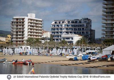 Cerca de 600 regatistas de 25 países participarán en el Palamós International Optimist Trophy-Nations Cup