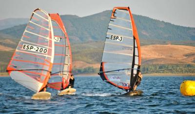 Copa de Aguas Interiores de Vela en la modalidad de Fórmula Windsurf.