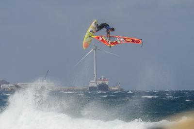 El canario Marino Gil protagoniza un comienzo épico en Pozo Izquierdo. La reina de Pozo, Daida Ruano, imbatible El canario Marino Gil protagoniza un comienzo épico en Pozo Izquierdo. La reina de Pozo, Daida Ruano, imbatible