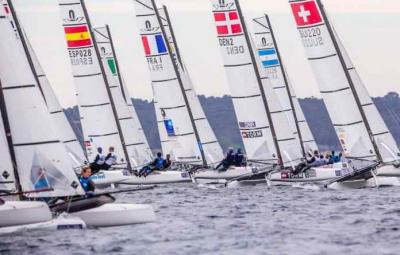 El Nacra de Fernando y Tara, 470 de Barreiros Curbelo y Marina Alabau a la Medal Race