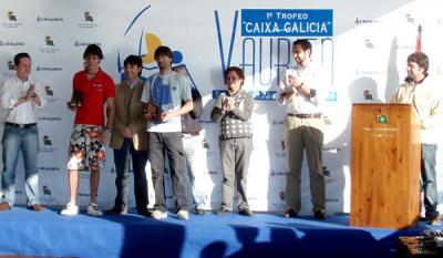 El Trofeo Caixa Galicia de Vaurien y Optimist se saldan sin viento en la última jornada
