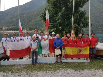 España se cuelga el bronce en el Europeo Team Racing de Optimist
