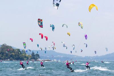 Espectacular comienzo del V KiteFest Cesantes Trofeo Xacobeo