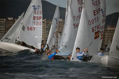 Espectacular estreno de la 46ª Christmas Race con buen viento en la bahía de Palamós