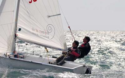 Histórico triunfo de la vela española en el Mundial Juvenil de la ISAF