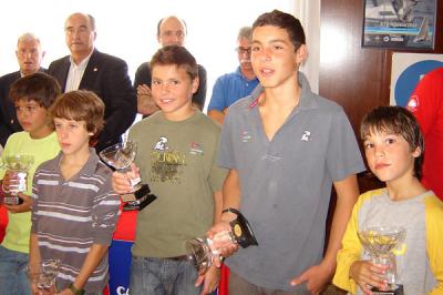 Hugo Fernández y Francisco Fresco lideran el Campeonato Gallego de la clase 420 que se disputa en Portosín