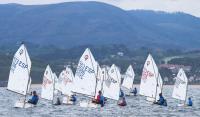 Ignacio Martín y Marisa Alexandra Vicens, manda en la copa de Hondarribia de optimist