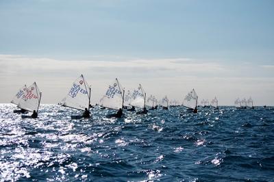 Iker Múgica y Joan Fargas suben al pódium de la regata Territori Mestral N2 Optimist del CNCB