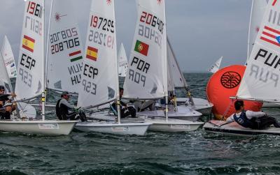 Jornada de estreno en el Campeonato de Europa de Laser Standard y Radial