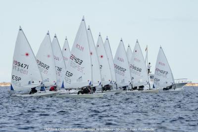 La flota murciana manda en el VI Trofeo Centenario que se disputa en Santiago de la Ribera