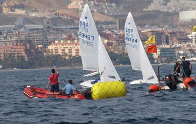 Las españolas Marina Gallego y Marina Sánchez se proclamaron ayer campeonas del Mundo de la clase Snipe en Roquetas de Mar,