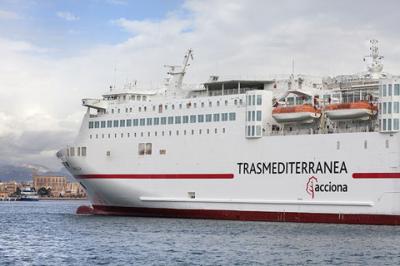 Los participantes en el Trofeo Princesa Sofía llenan seis ferries de Trasmediterranea 