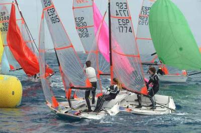 Los regatistas catalanes dominan las plazas de podium del Campeonato de España de Vela clase 29er