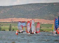 Marcos Fernández triunfa en el Embalse del Vicario. Regata del queso. Fórmula windsurf