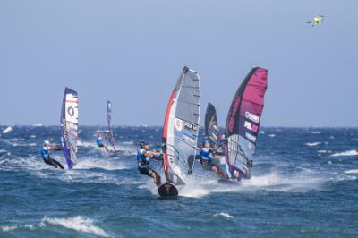 Mortefon y Offringa, firmes candidatos a la primera corona de Slalom X, la estrenada disciplina de windsurf de Pozo Izquierdo