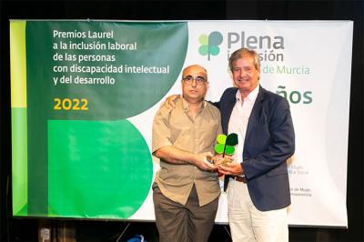 Petete Rubio, patrono de la Fundación Vela Clásica de España, recibe el Premio Laurel en la Categoría de Apoyo a un Centro Especial, a propuesta de Astus Petete Rubio, patrono de la Fundación Vela Clásica de España, recibe el Premio Laurel en la Categoría de Apoyo a un Centro Especial, a propuesta de Astus