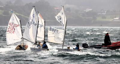 Semana Abanca: Vientos atemporalados reducen el Cidade da Coruña de optimist a la jornada dominical Semana Abanca: Vientos atemporalados reducen el Cidade da Coruña de optimist a la jornada dominical