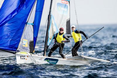 Támara Echegoyen y Berta Betanzos aguantan en el podio de cara a la jornada final