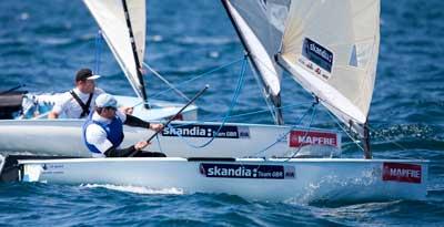 Unas 170 tripulaciones de equipos preolímpicos extranjeros entrenan estas semanas en aguas de la bahía de Palma de Mallorca