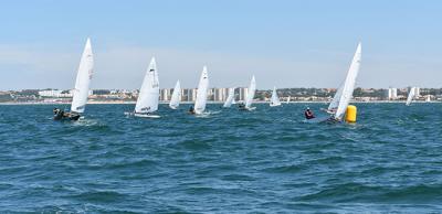 Vicente Climent, imparable en cabeza de la 22ª Liga de Patín a Vela en la bahía gaditana