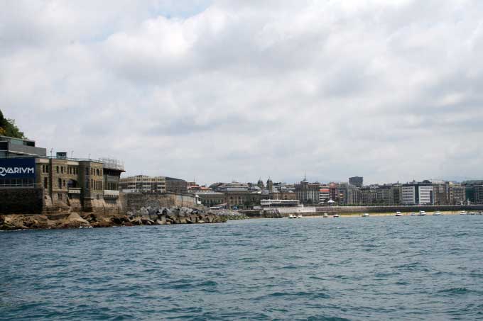 Avistando la bocana del puerto deportivo