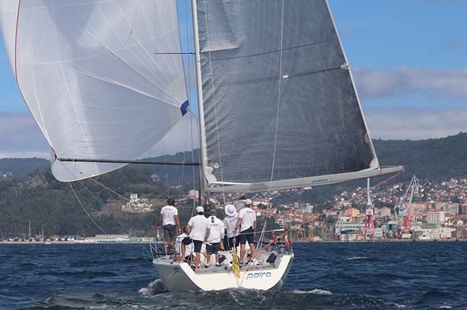 2019-08-17-Pairo-8-alcanzado-la-línea-de-llegada-en-Vigo-(Foto-Jorge-Aonso)